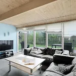 Hébergement de vacances Nice Home In Oksbol With Private Swimming Pool, Can Be Inside Or Outside