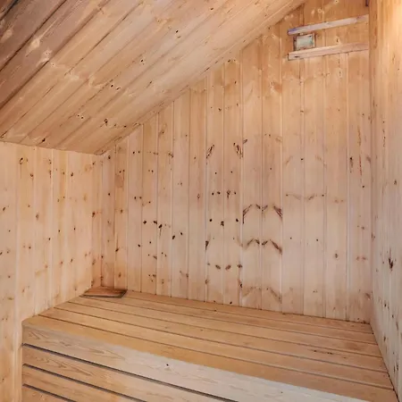 Дом отдыха Beautiful In With Indoor Swimming Pool
