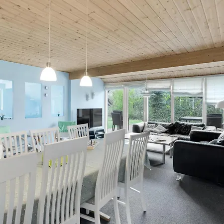 Hébergement de vacances Nice Home In Oksbol With Private Swimming Pool, Can Be Inside Or Outside *